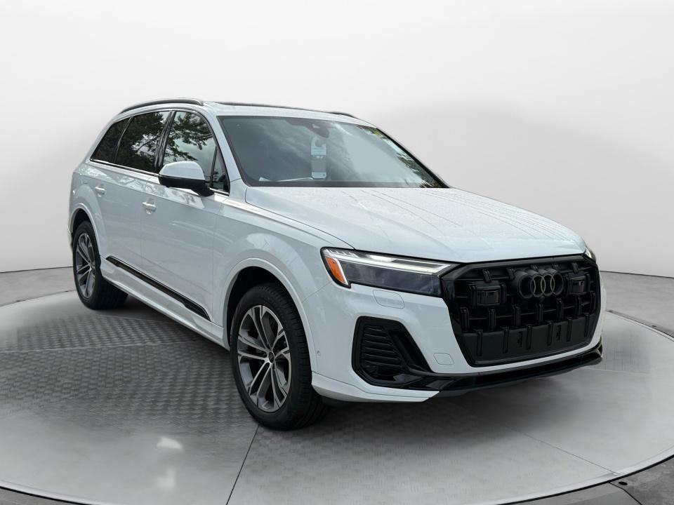 2026 Audi Q7 Premium Plus
