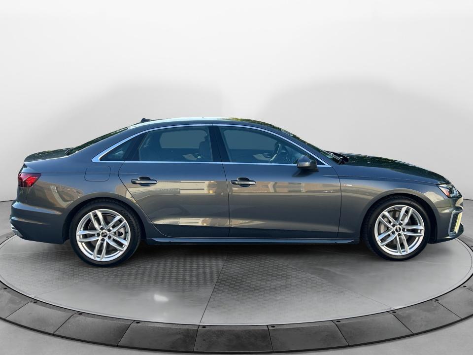 Audi ページ 2022 Audi A4 | Flow Automotive Companies