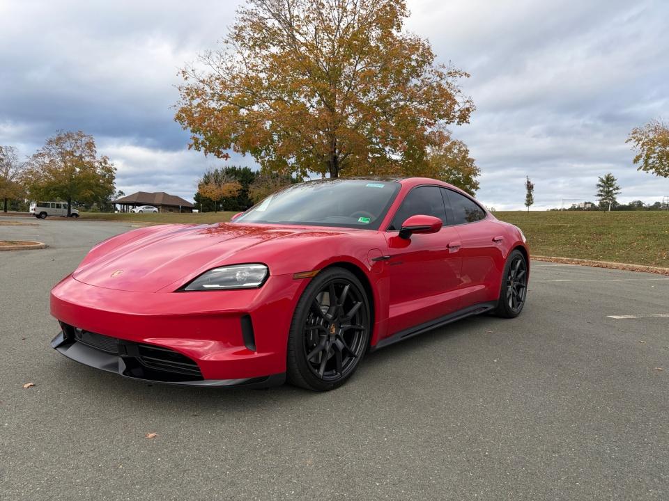 2025 Porsche Taycan GTS - Photo 1