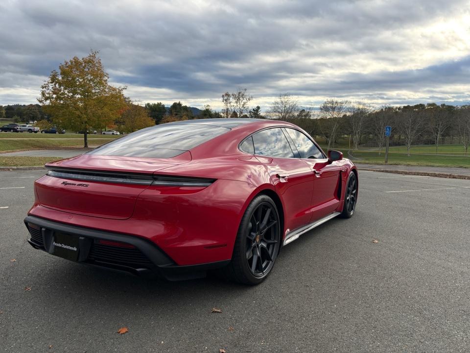 2025 Porsche Taycan GTS - Photo 7