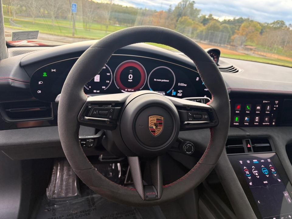 2025 Porsche Taycan GTS - Photo 15