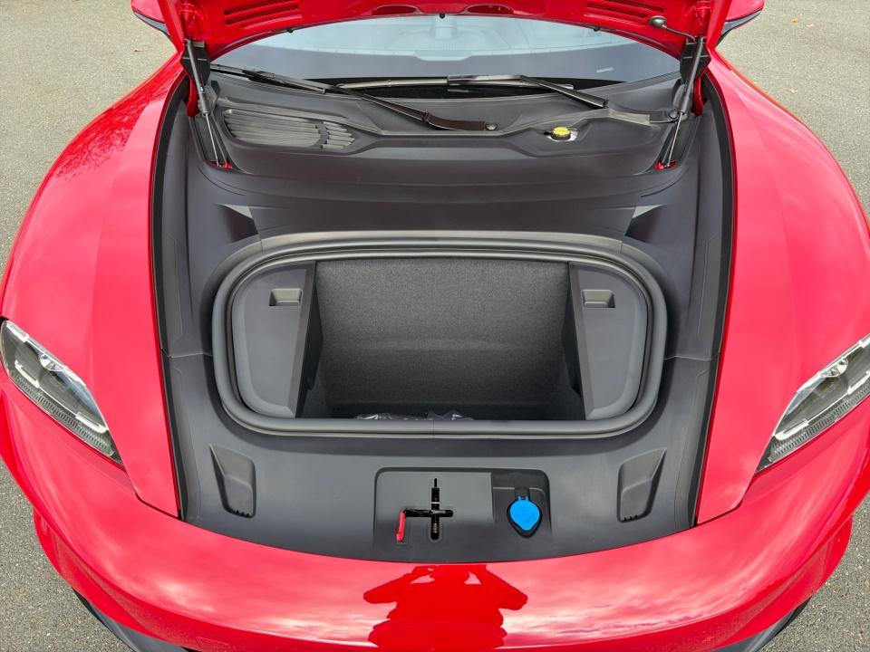 2025 Porsche Taycan GTS - Photo 17