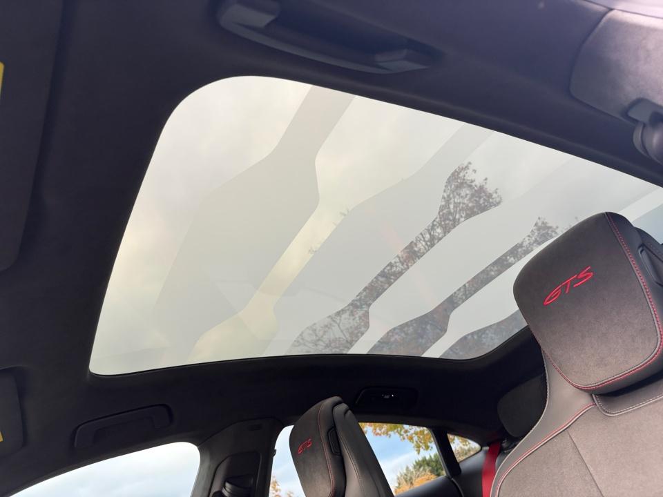 2025 Porsche Taycan GTS - Photo 19