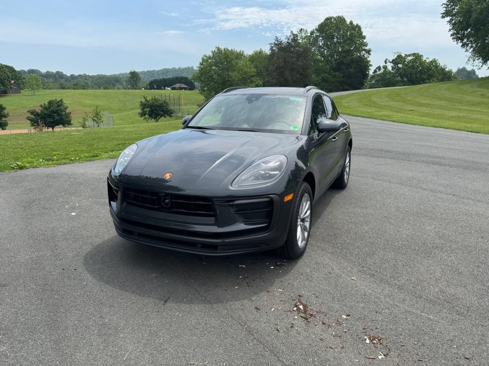 2025 Porsche Macan Base