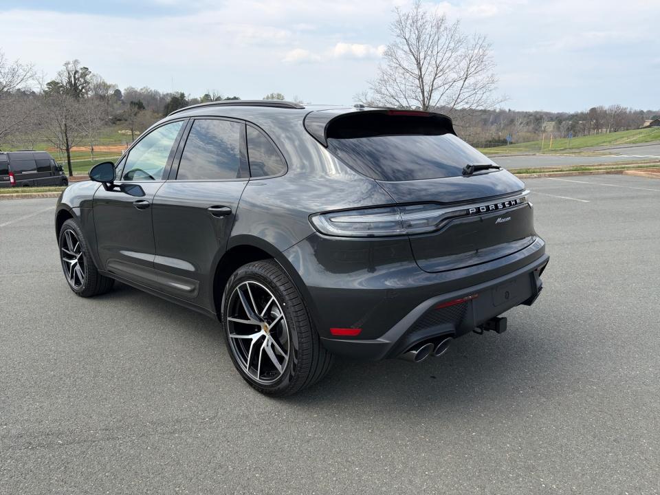 2026 Porsche Macan Base - Photo 3