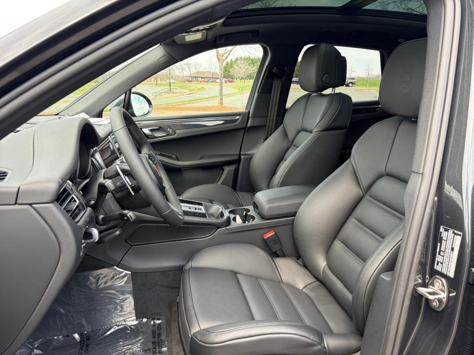 2026 Porsche Macan Base - Photo 5