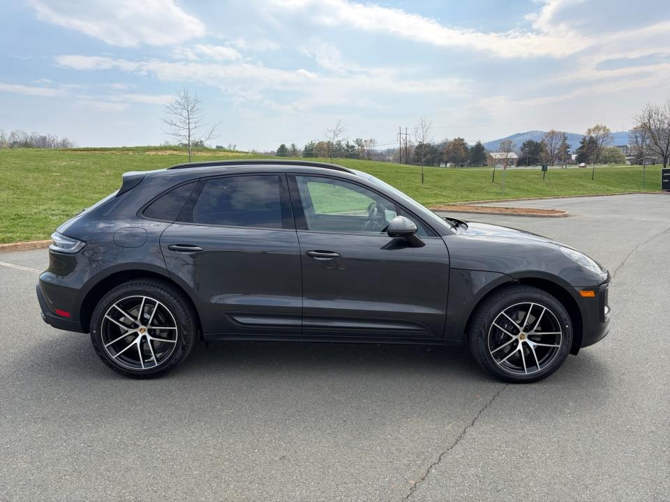 2026 Porsche Macan Base - Photo 8