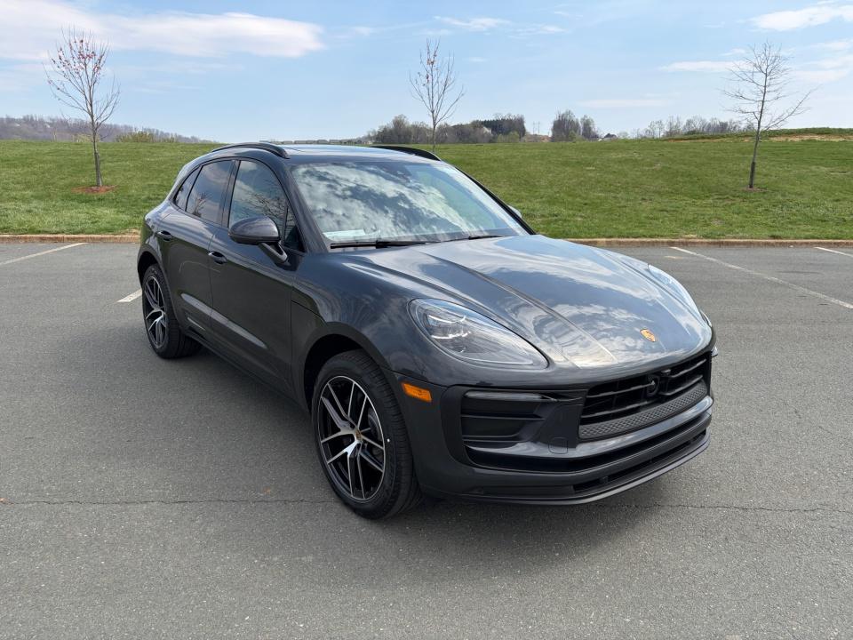 2026 Porsche Macan Base - Photo 9
