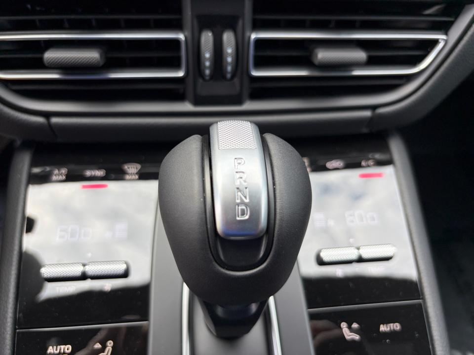 2026 Porsche Macan Base - Photo 25