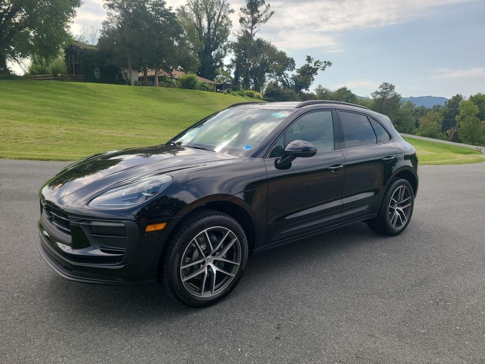 2026 Porsche Macan Base