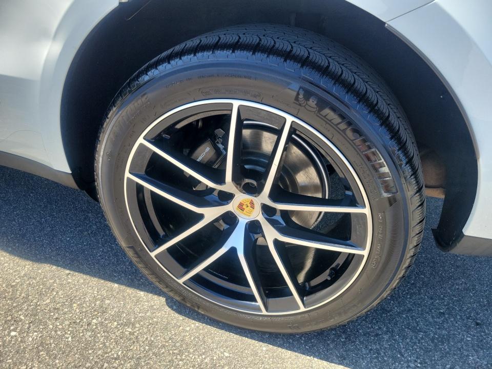 Used 2023 Porsche Macan SUV