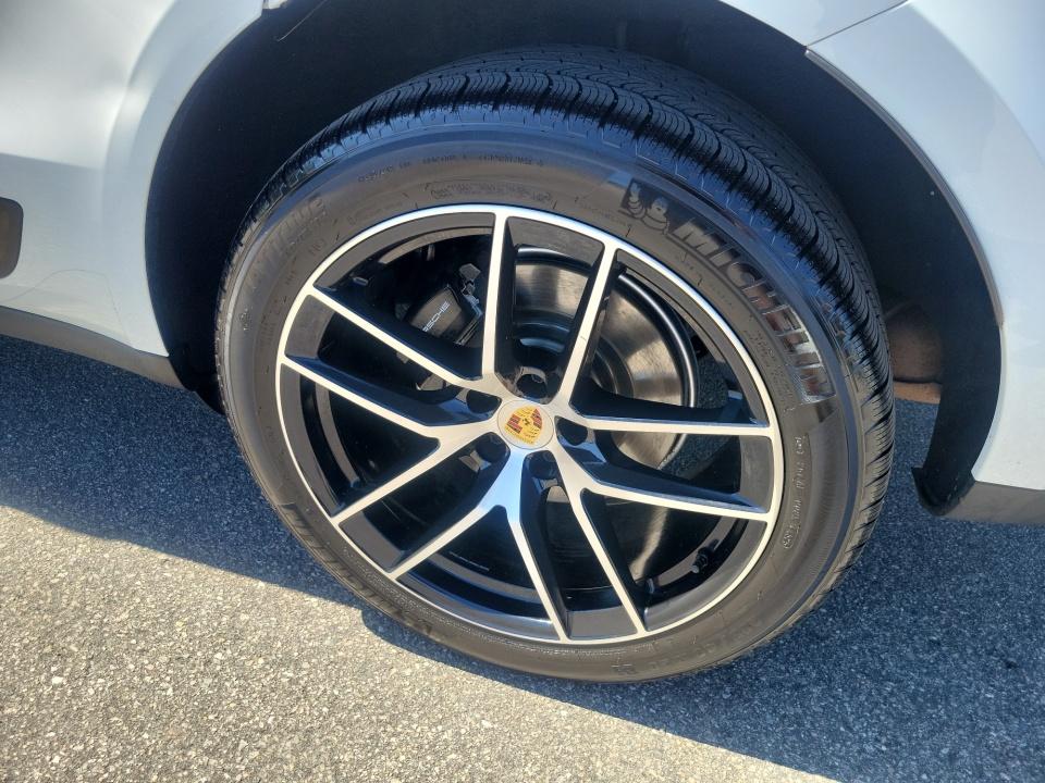 Used 2023 Porsche Macan SUV