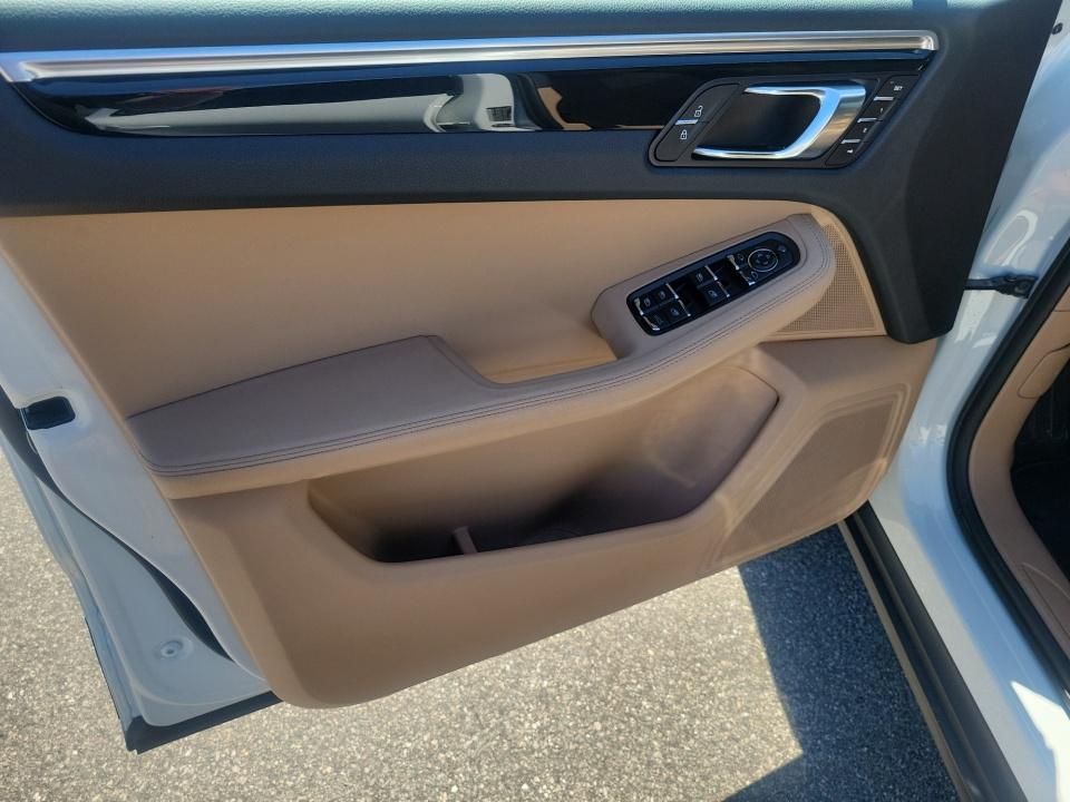 Used 2023 Porsche Macan SUV