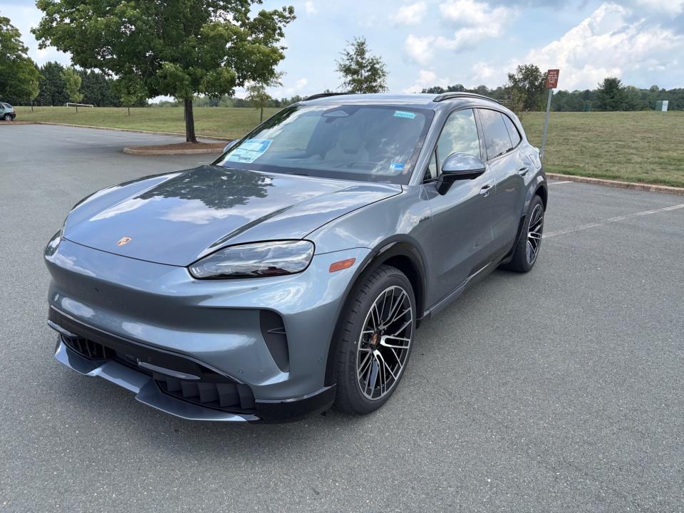 2026 Porsche Cayenne Base - Photo 1