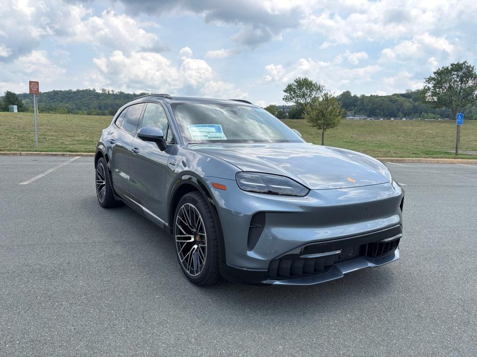 2026 Porsche Cayenne Base - Photo 3