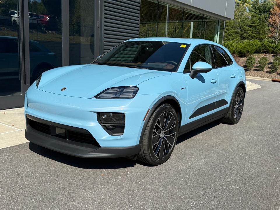 2026 Porsche Macan Base