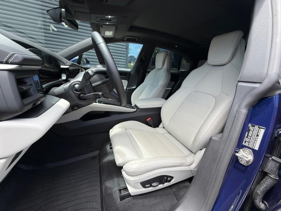2025 Porsche Macan S - Photo 5