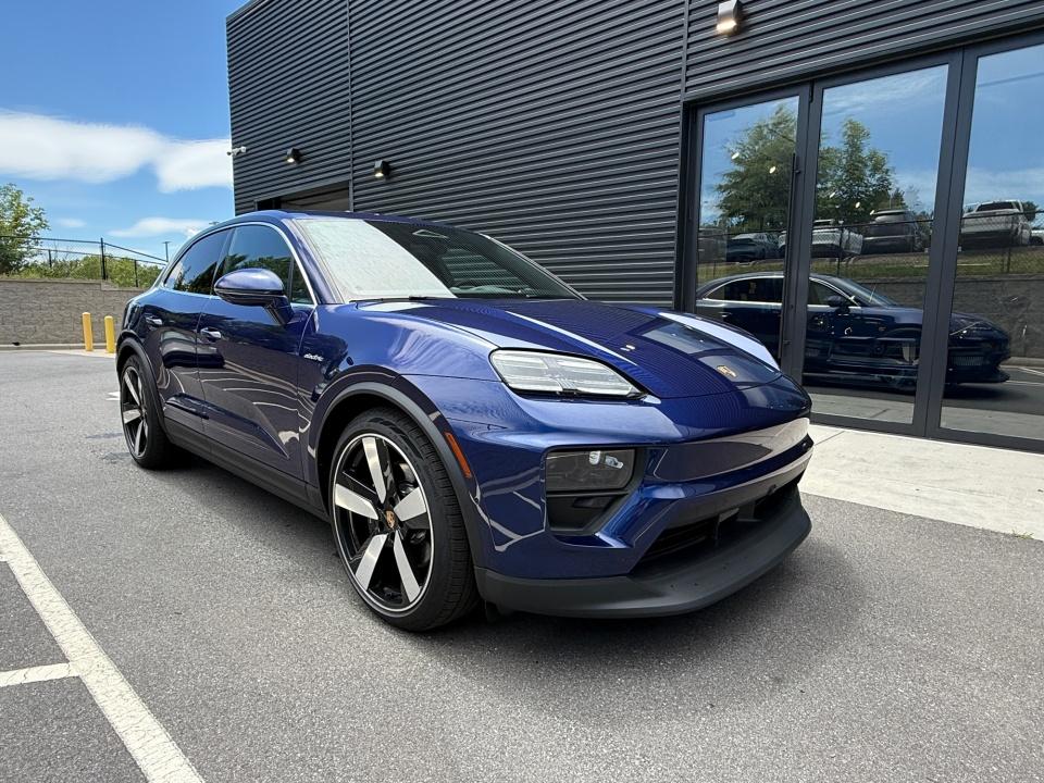 2025 Porsche Macan S - Photo 9