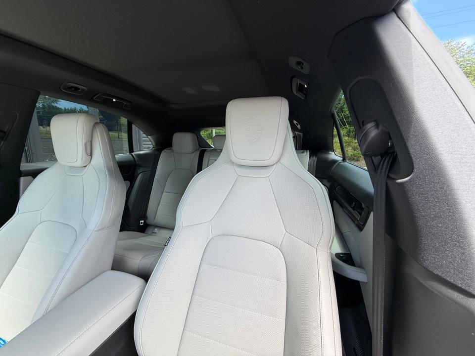 2025 Porsche Macan S - Photo 12