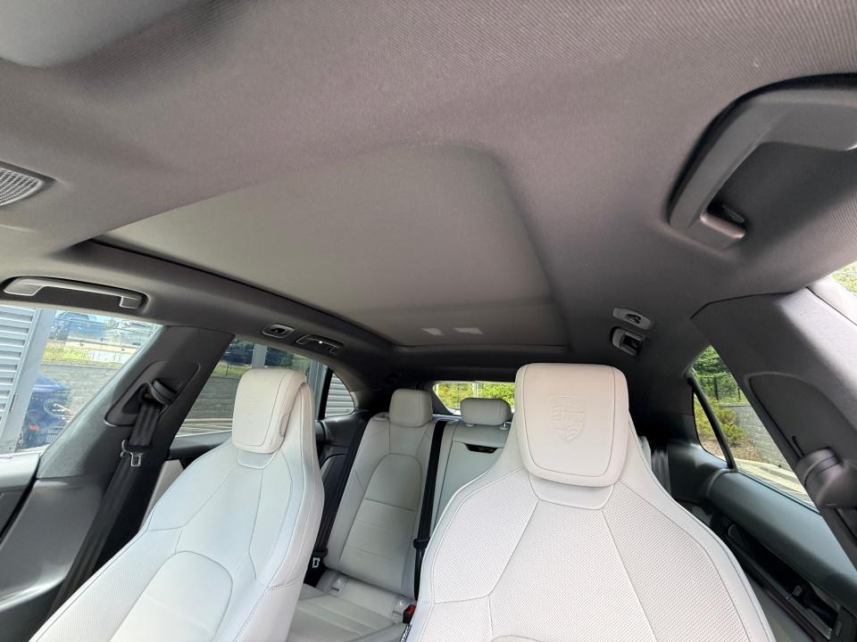 2025 Porsche Macan S - Photo 19