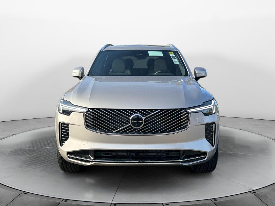 2026 Volvo XC90 Plus - Photo 2
