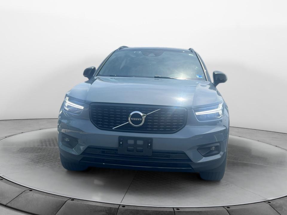 Used 2021 Volvo XC40 SUV