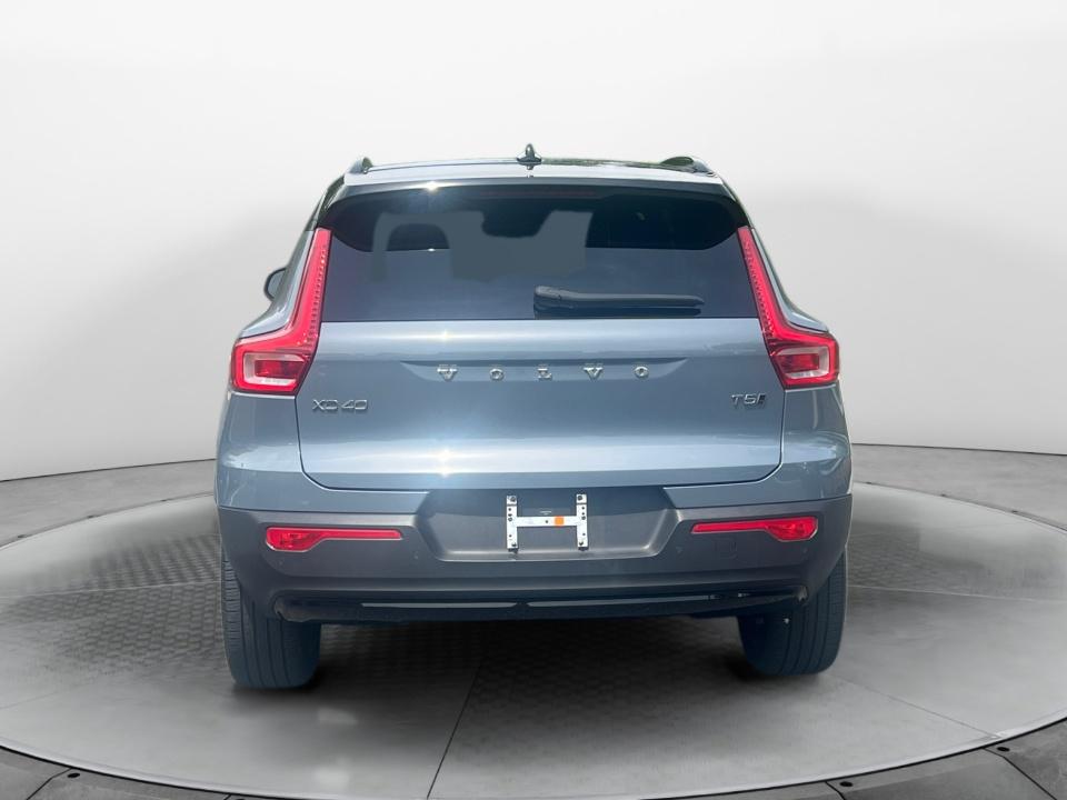 Used 2021 Volvo XC40 SUV