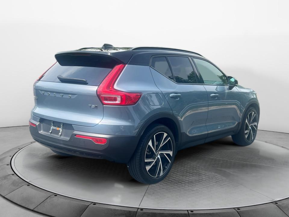 Used 2021 Volvo XC40 SUV
