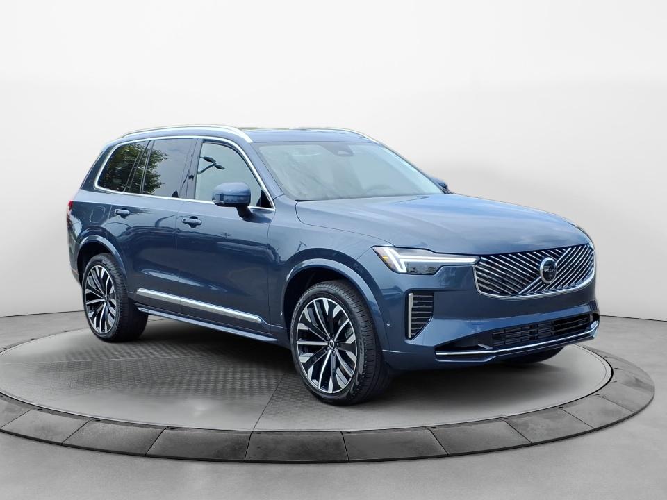 2026 Volvo XC90 Plus - Photo 1