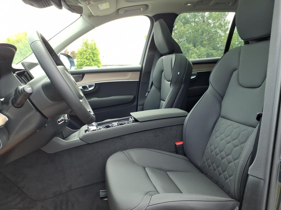 2026 Volvo XC90 Plus - Photo 11