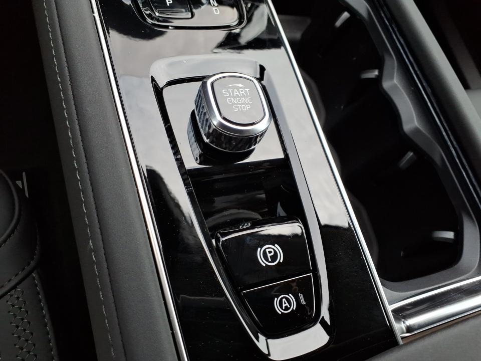2026 Volvo XC90 Plus - Photo 18