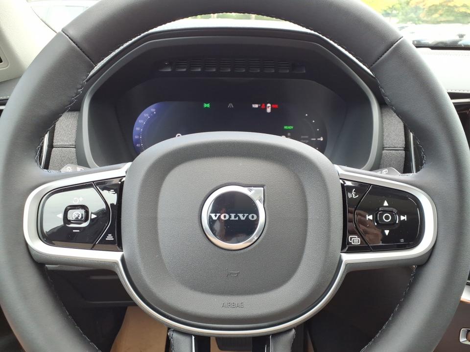 2026 Volvo XC90 Plus - Photo 19
