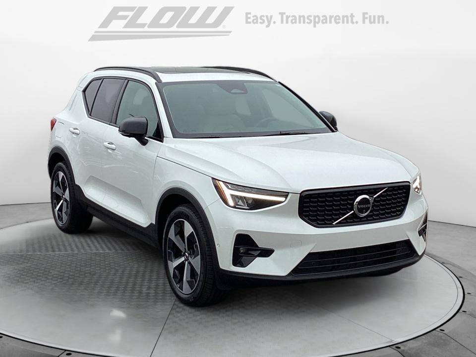 2025 Volvo XC40 Plus