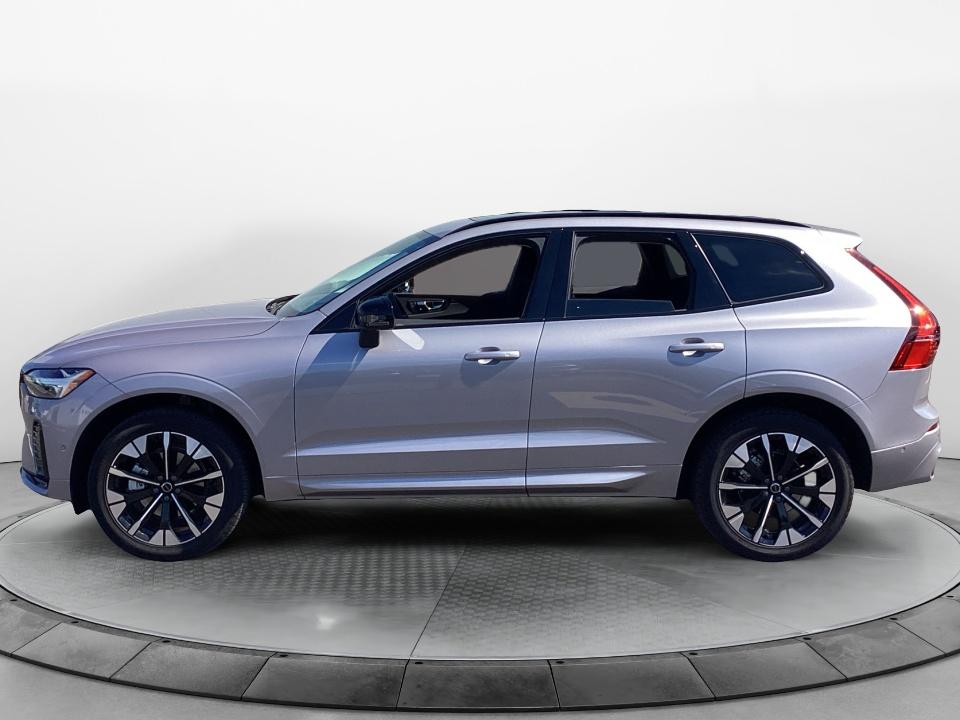 2026 Volvo XC60 Plus - Photo 5