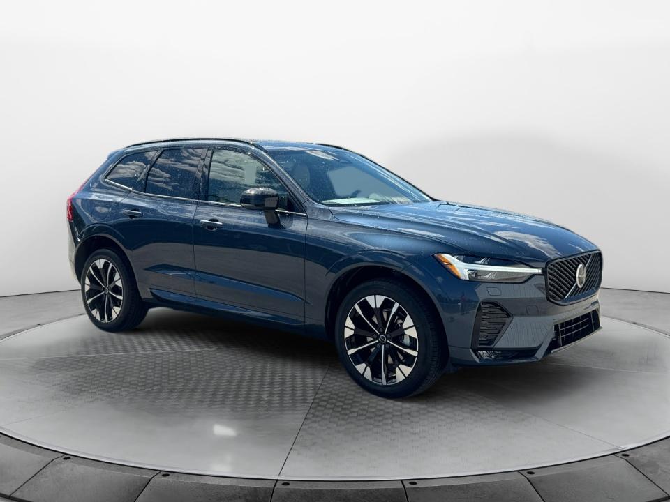 2026 Volvo XC60 B5 Plus Dark AWD's photo